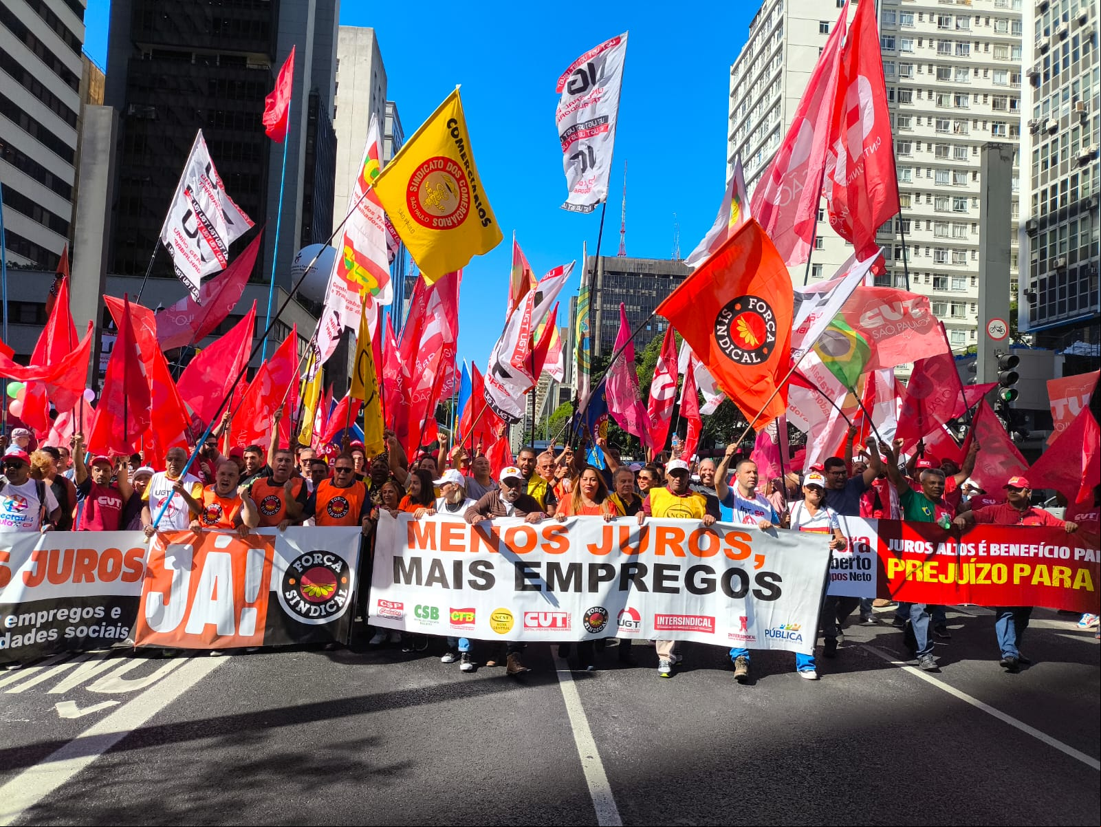 Lançamento da Campanha Nacional dos Bancários, em São Paulo, somou forças na luta das centrais sindicais pela redução da Selic